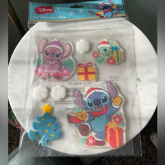 🎄Disney Stitch Christmas Window Clings - Picture 1 of 4